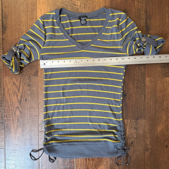 PURE REBEL ruched V-neck sweater, size Medium - Picture 7 of 8